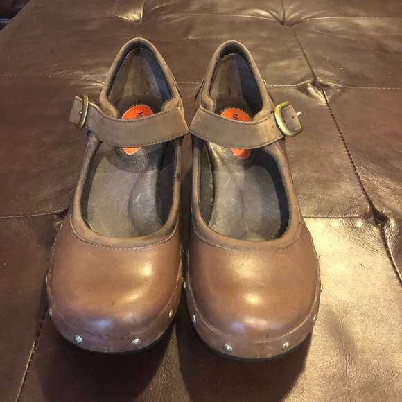 Merrell Shoes - Merrell pre-owned size 8.5